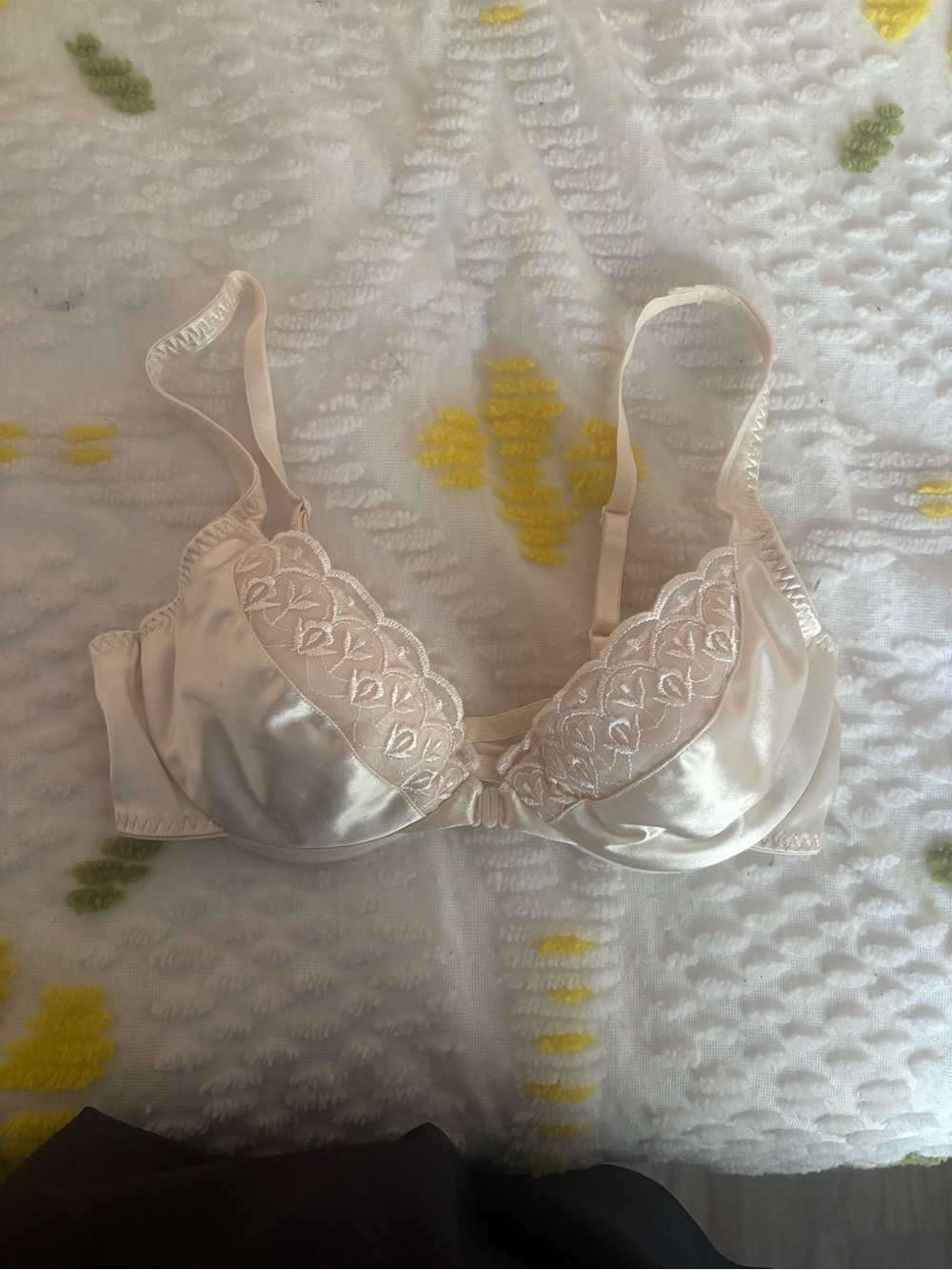 Vintage-1980s Bra Victoria's Secret Satin Underwire Ivory mint